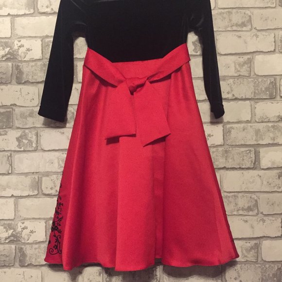 Girl's Festive Holiday Dress Size 7 - Picture 4 of 6